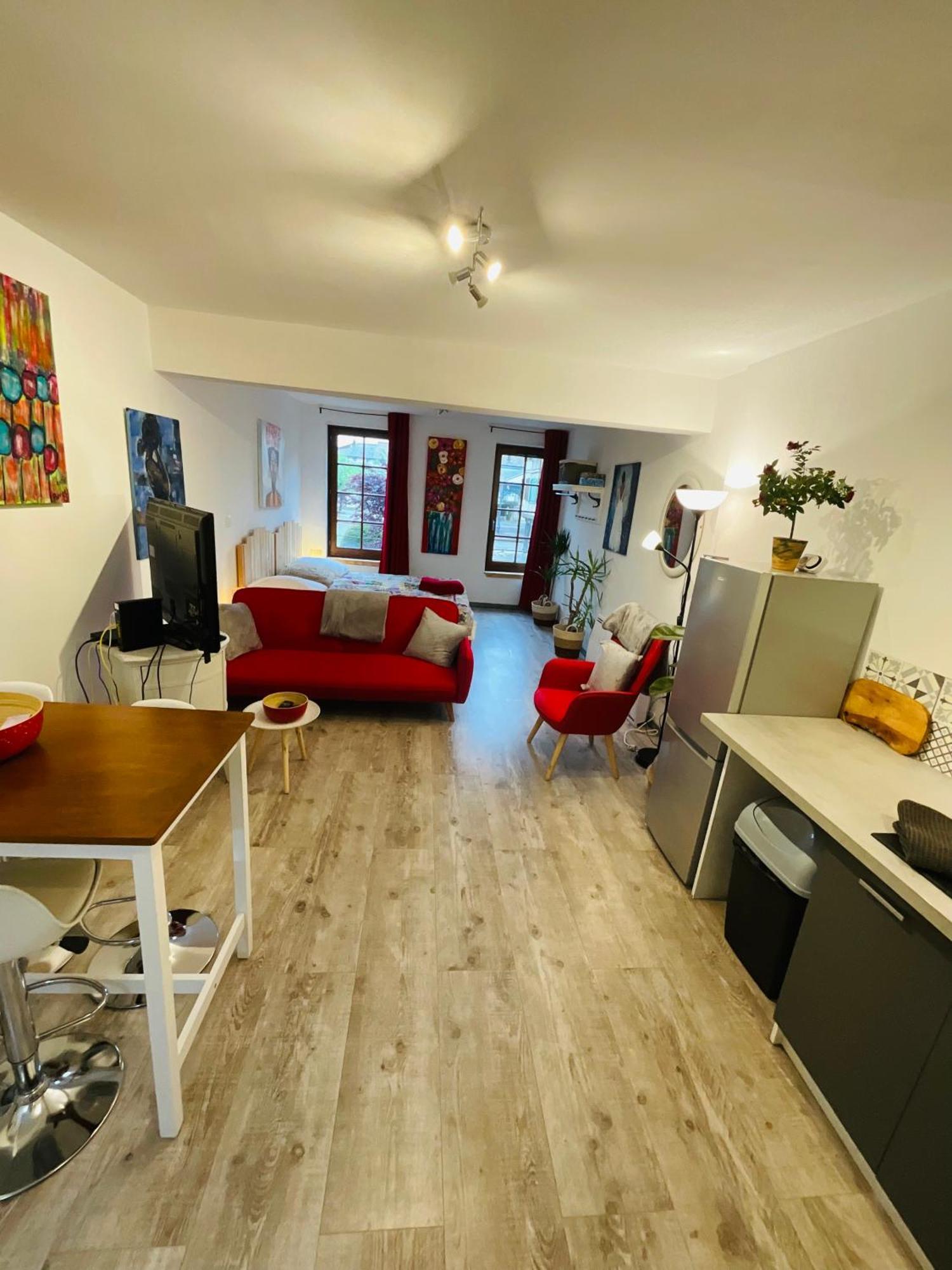 מירפואה Hote Labyrinthe Sur La Place Chambres D, Hotes , Calme ,Netflix מראה חיצוני תמונה
