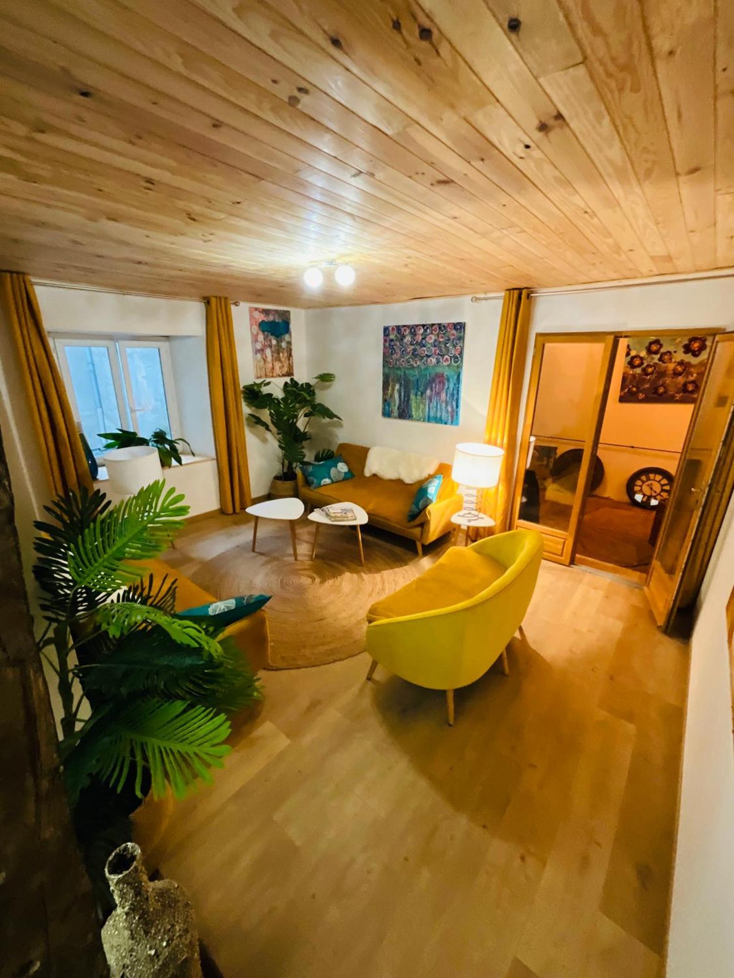 מירפואה Hote Labyrinthe Sur La Place Chambres D, Hotes , Calme ,Netflix מראה חיצוני תמונה