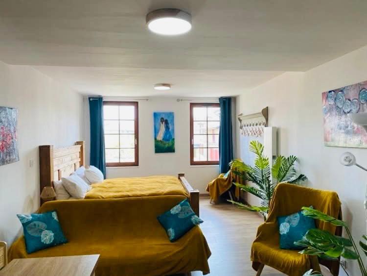 מירפואה Hote Labyrinthe Sur La Place Chambres D, Hotes , Calme ,Netflix מראה חיצוני תמונה