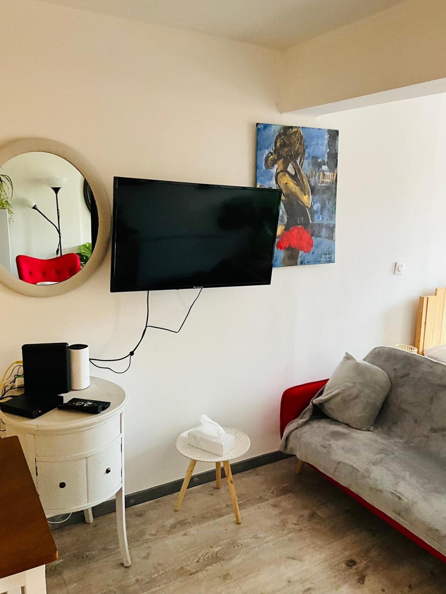 מירפואה Hote Labyrinthe Sur La Place Chambres D, Hotes , Calme ,Netflix מראה חיצוני תמונה